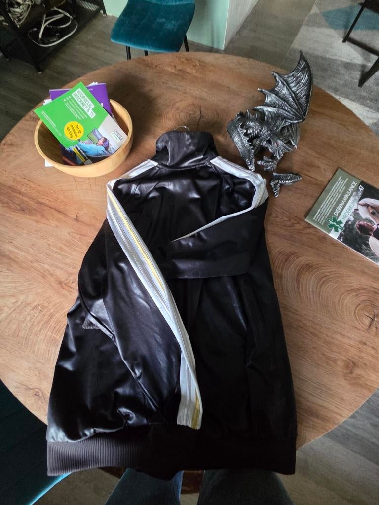 Adidas chile 62 Jack maat M  Zwart wit goud, Kleding | Heren, Maat 48/50 (M), Zwart, Nieuw, Ophalen of Verzenden
