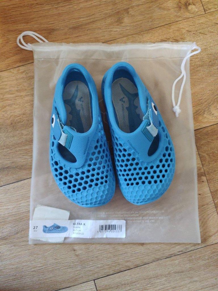 Vivobarefoot Ultra K Bloom Shark maat 27, Zwemschoenen, Jongen of Meisje, Ophalen of Verzenden, Zo goed als nieuw