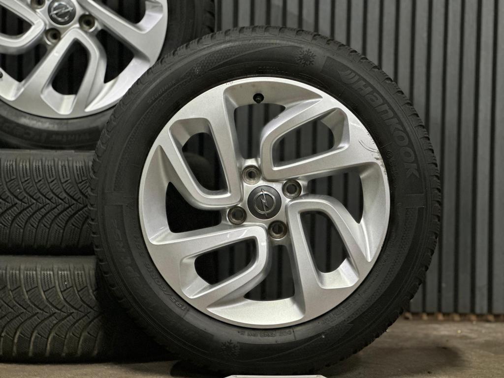16 inch Winterset Opel Crossland 7-8mm €499,- zgan, Ophalen, 16 inch, Winterbanden, Banden en Velgen