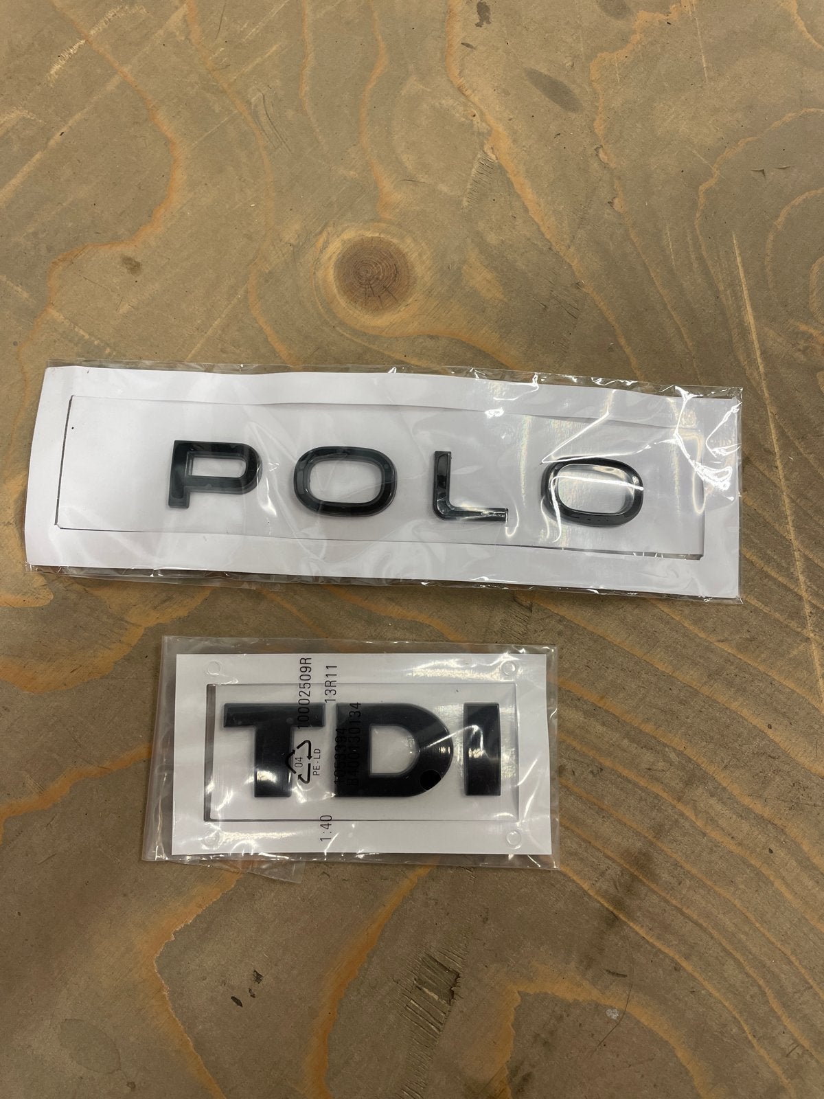 Emblemen Polo en TDI - Nieuw in verpakking, Auto diversen, Auto-accessoires, Ophalen of Verzenden, Nieuw