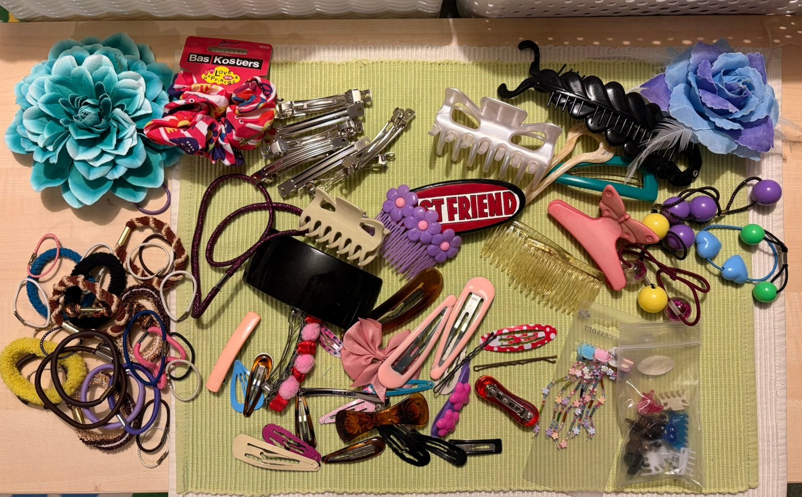 Koffertje haarclips, elastiekjes etc, Ophalen of Verzenden, Gebruikt, Haarspeld