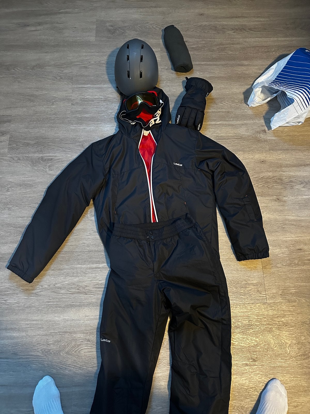 Complete Wedze ski set: jas, broek, helm, bril, handschoenen, Ophalen of Verzenden, Zo goed als nieuw, Pak