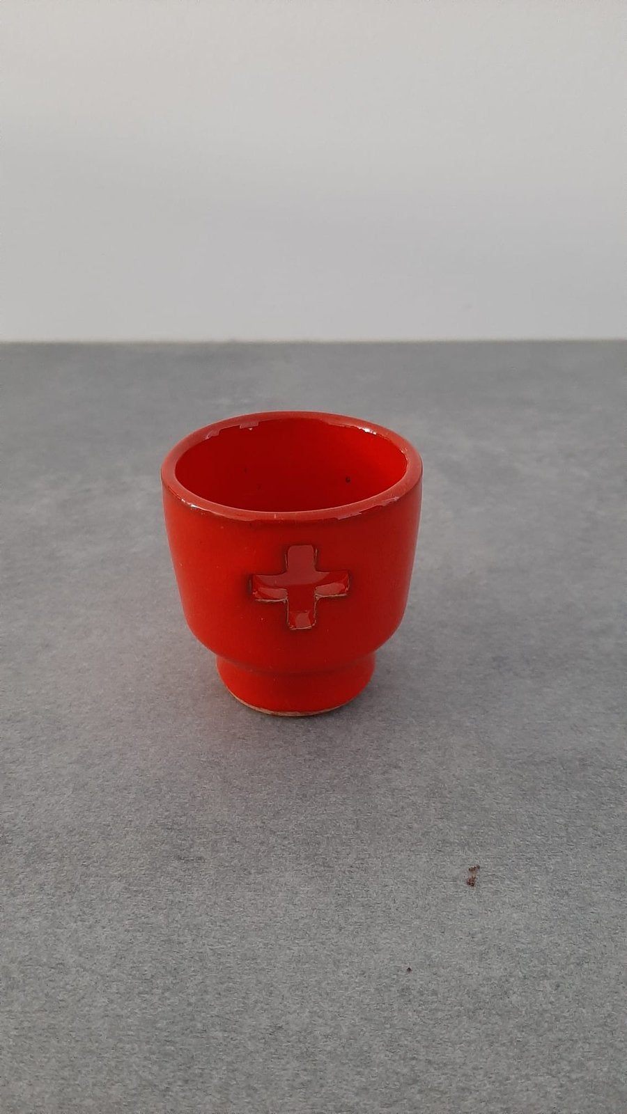 Eierkopje eierdop zwitsers kruis Zwitserland oranje rood, Ophalen of Verzenden, Zo goed als nieuw, Glas, Overige stijlen