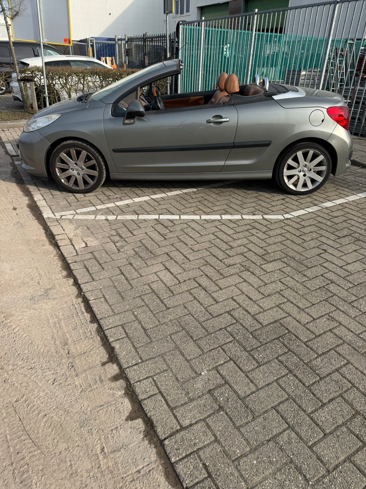 Peugeot 207 1.6 VTI CC 88KW AUT 2008 Grijs, 4 cilinders, Cabriolet, 4 stoelen, 1366 kg