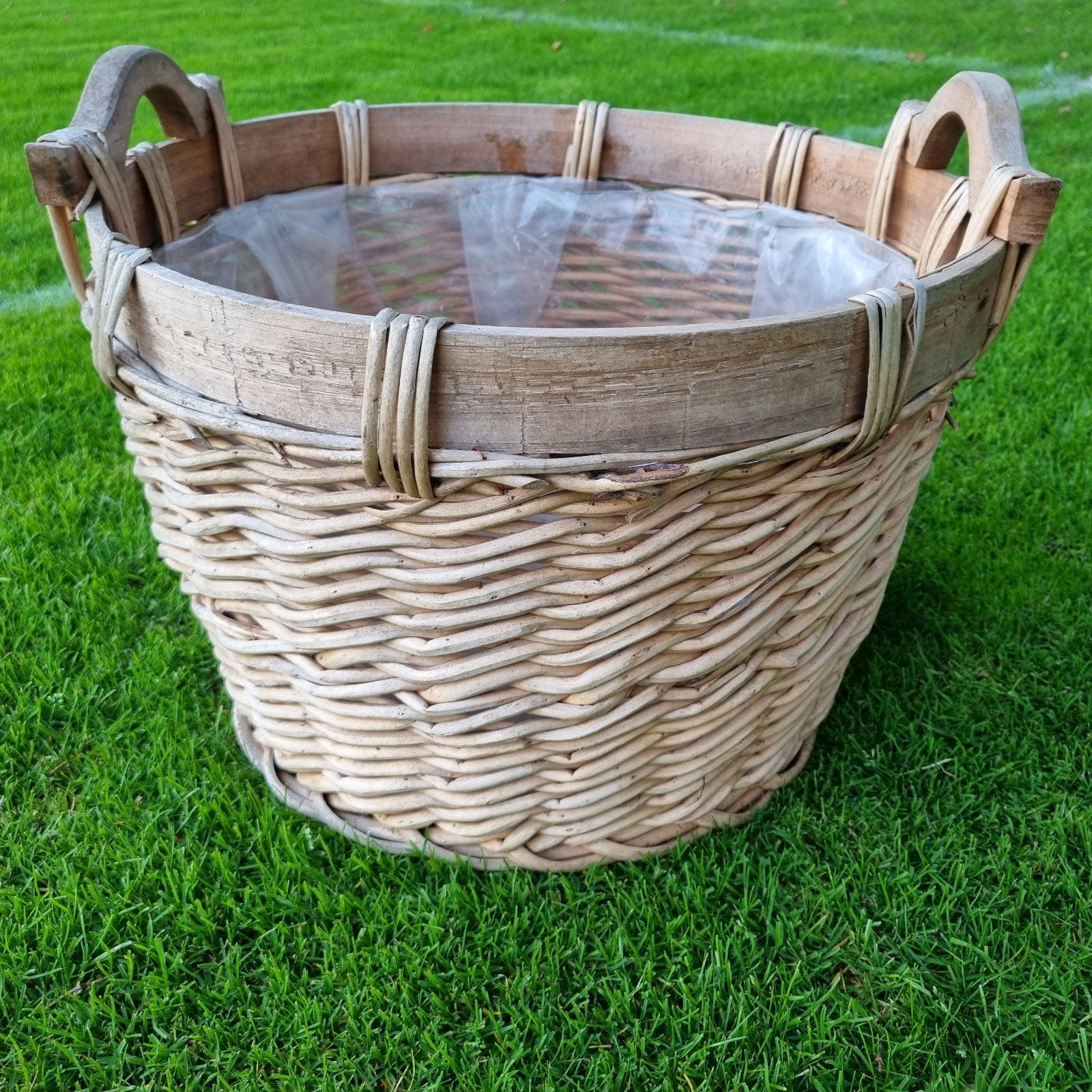 Grote stevige rieten/rotan mand, Ophalen, Gebruikt, Mand, Rond