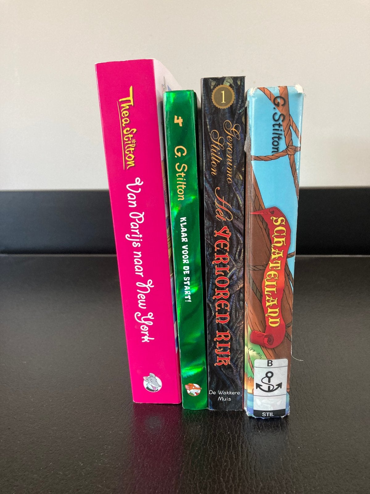 Geronimo Stilton en Thea Stilton boeken, Boeken, Ophalen, Zo goed als nieuw