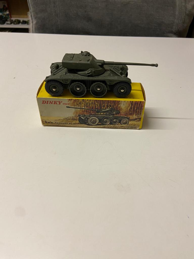 Dinky militair 827 panhard fl 10, Ophalen of Verzenden, Zo goed als nieuw, Auto, Tamiya