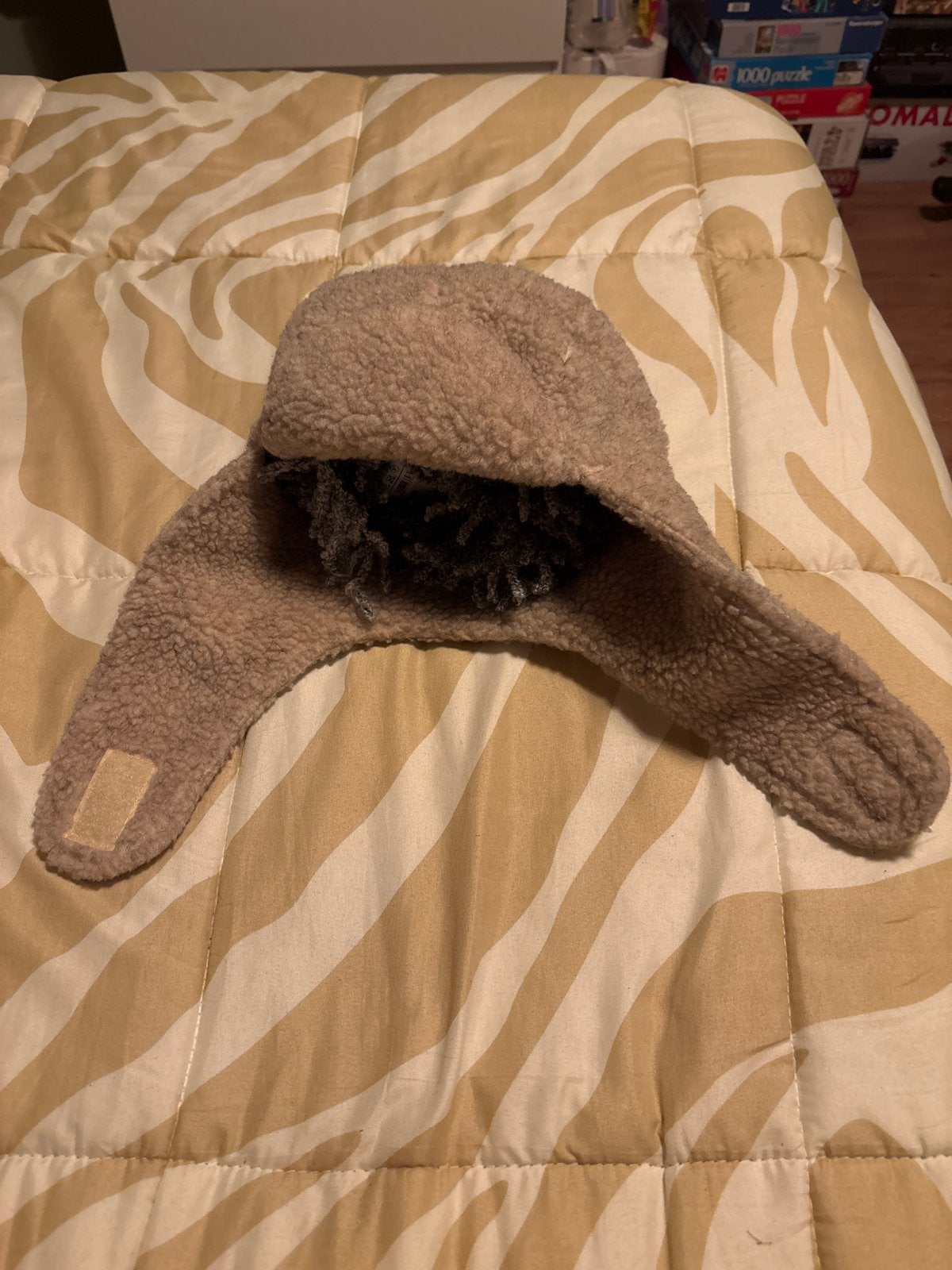 Warme teddy pilotenmuts met oorkleppen, Ophalen of Verzenden, Zo goed als nieuw, One size fits all, Hoed