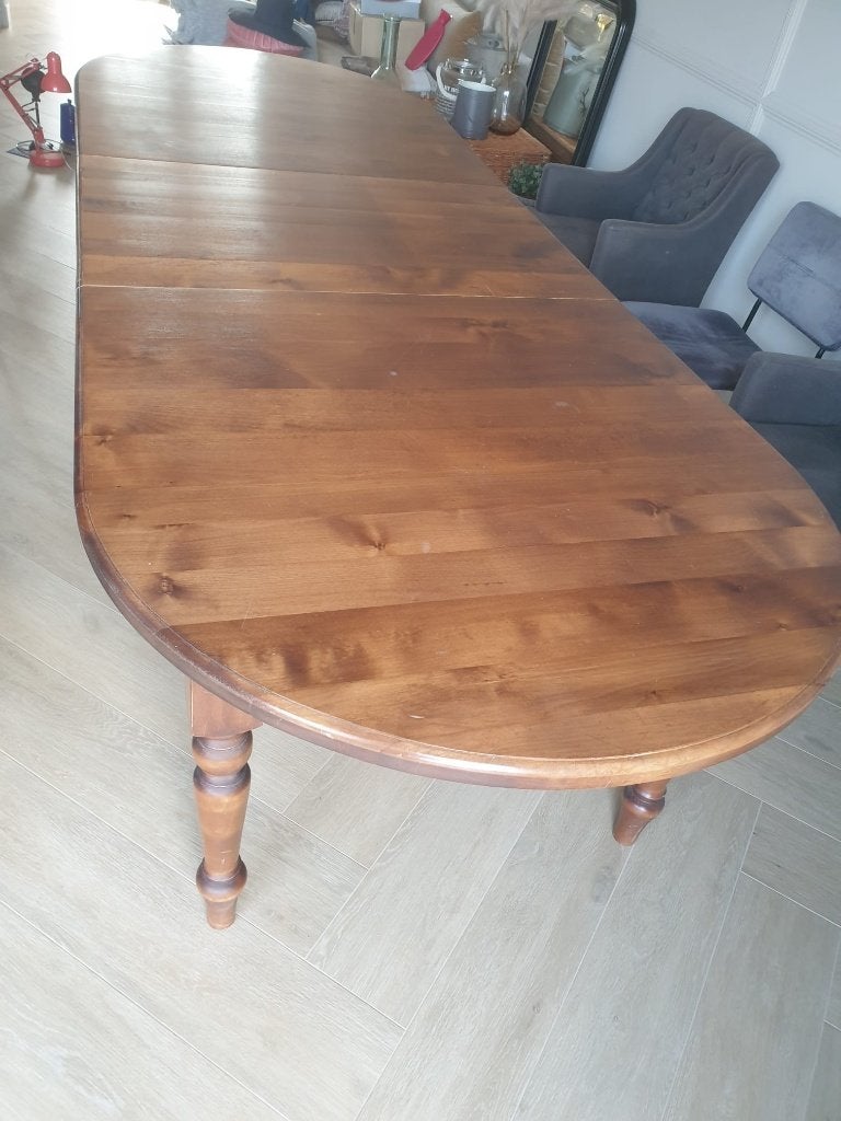 Foto 3 van Eettafel met 8 stoelen en aanzetstuk