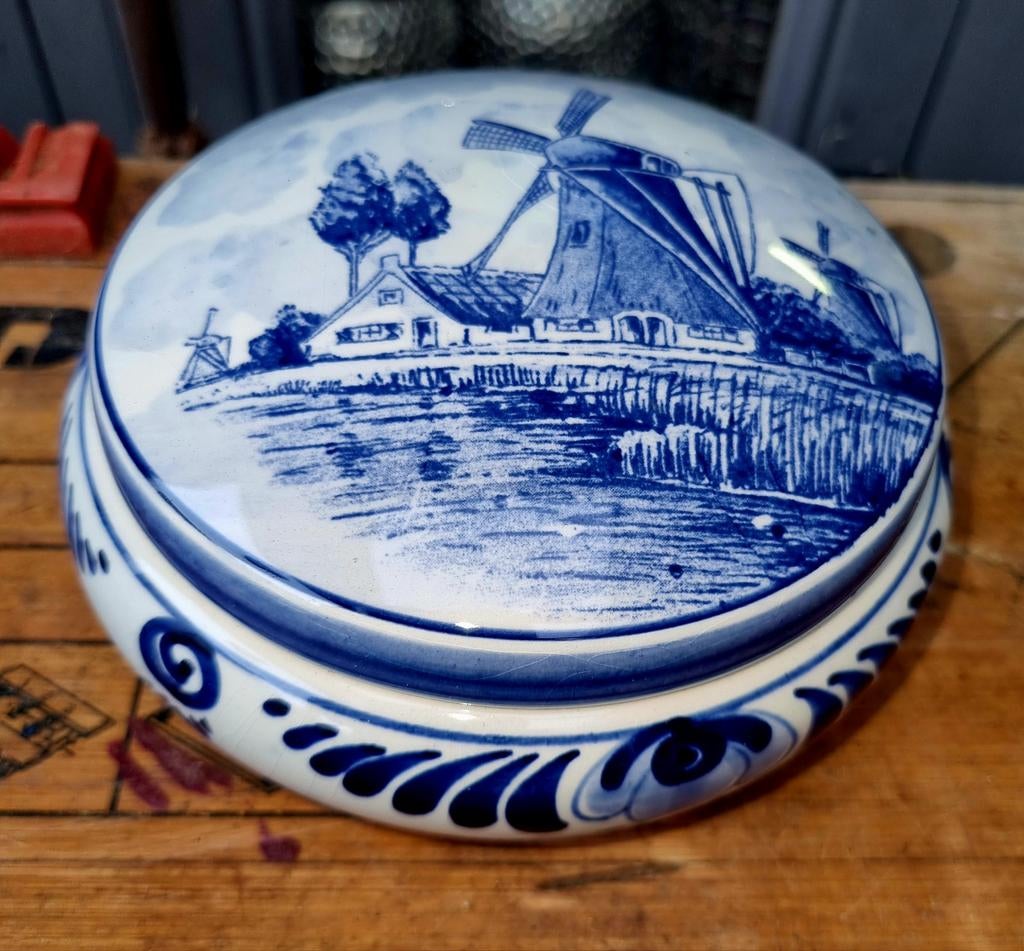 Delfts Blauw Handgeschilderd Doosje met Molenlandschap, Ophalen of Verzenden