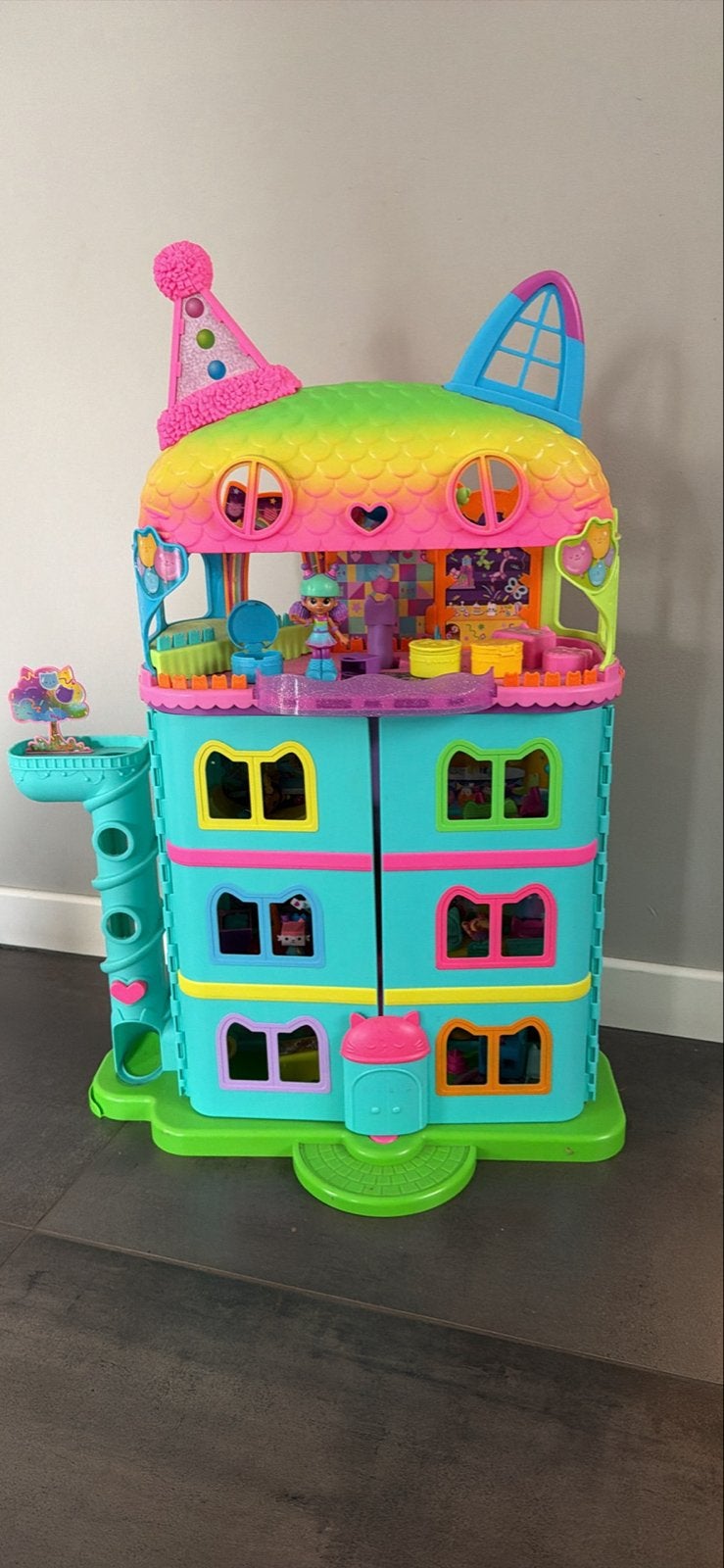 Gaby’s poppenhuis met extra set - Zo goed als nieuw!