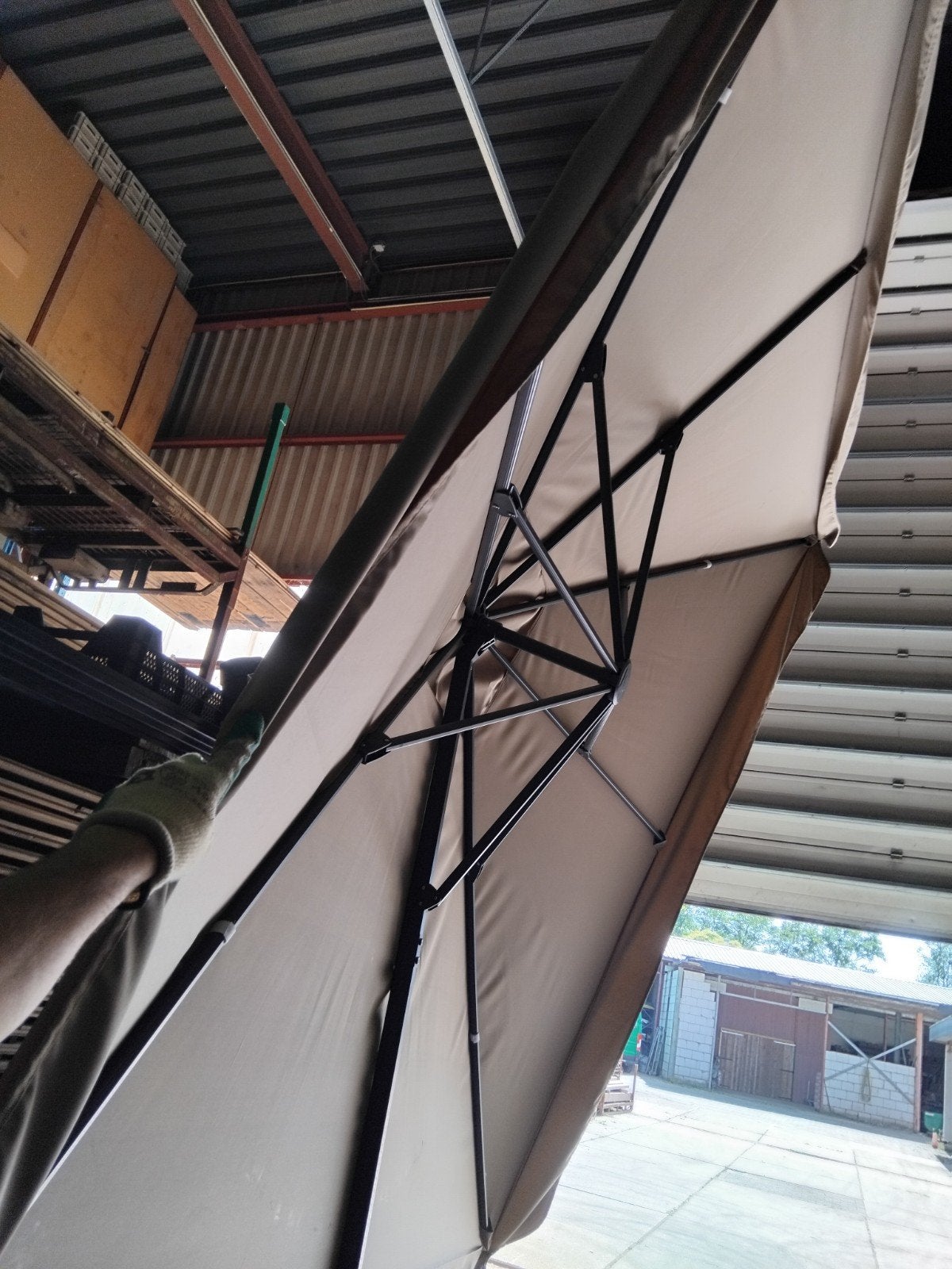 Grote zweefparasol 300x300 cm met grondvoet, Tuin en Terras, Parasols, Ophalen, Gebruikt, ., 2 tot 3 meter