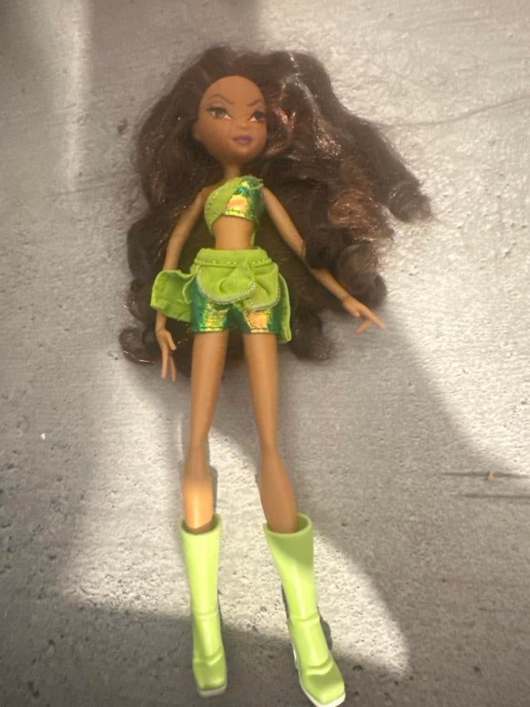 599 Winx Club Layla/Aisha pop - Groene outfit, Ophalen of Verzenden, Gebruikt, Overige typen
