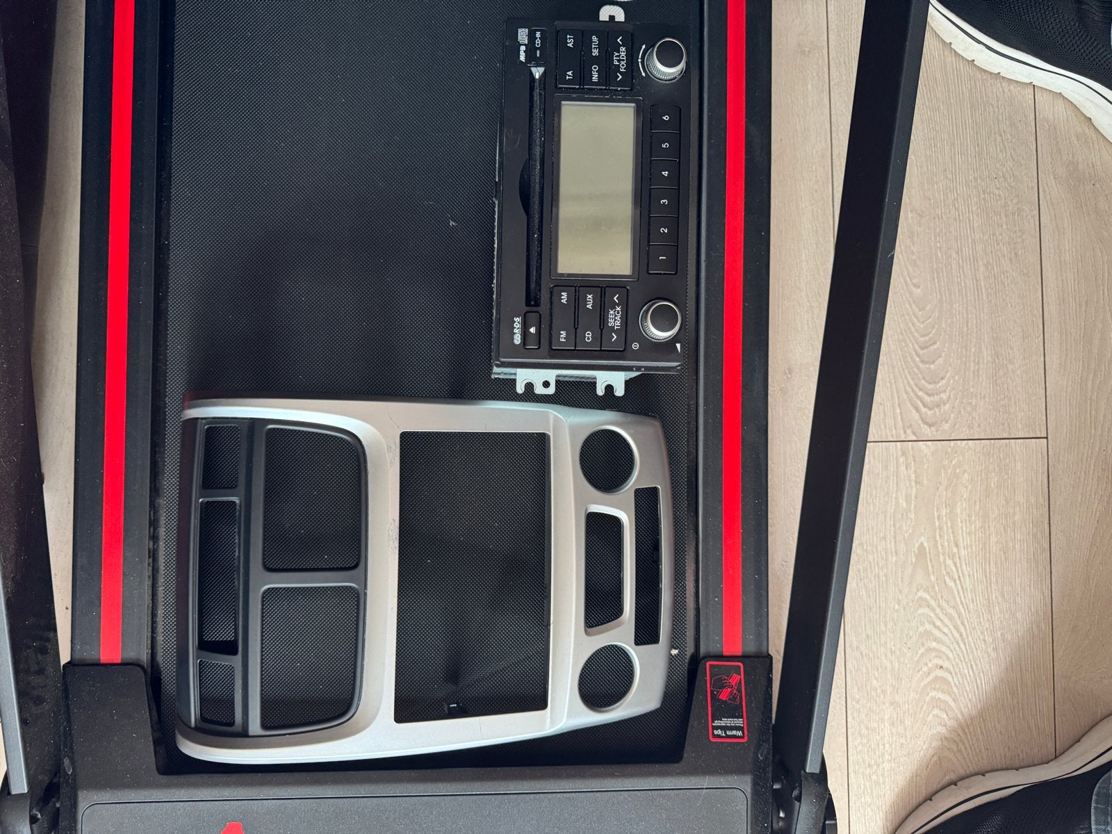 Hyundai Auto ET Radio /cd speler met dashboardpaneel, Auto diversen, Ophalen of Verzenden, Gebruikt