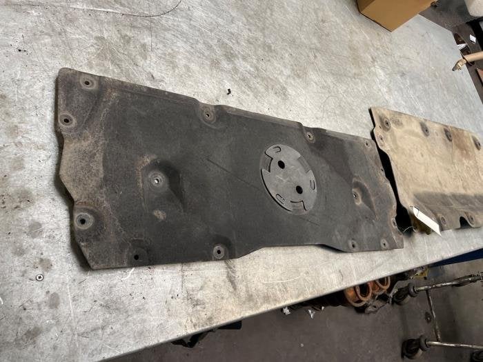 Beschermplaat bodem van een BMW 3-Serie, Gebruikt, -, -, Ophalen of Verzenden