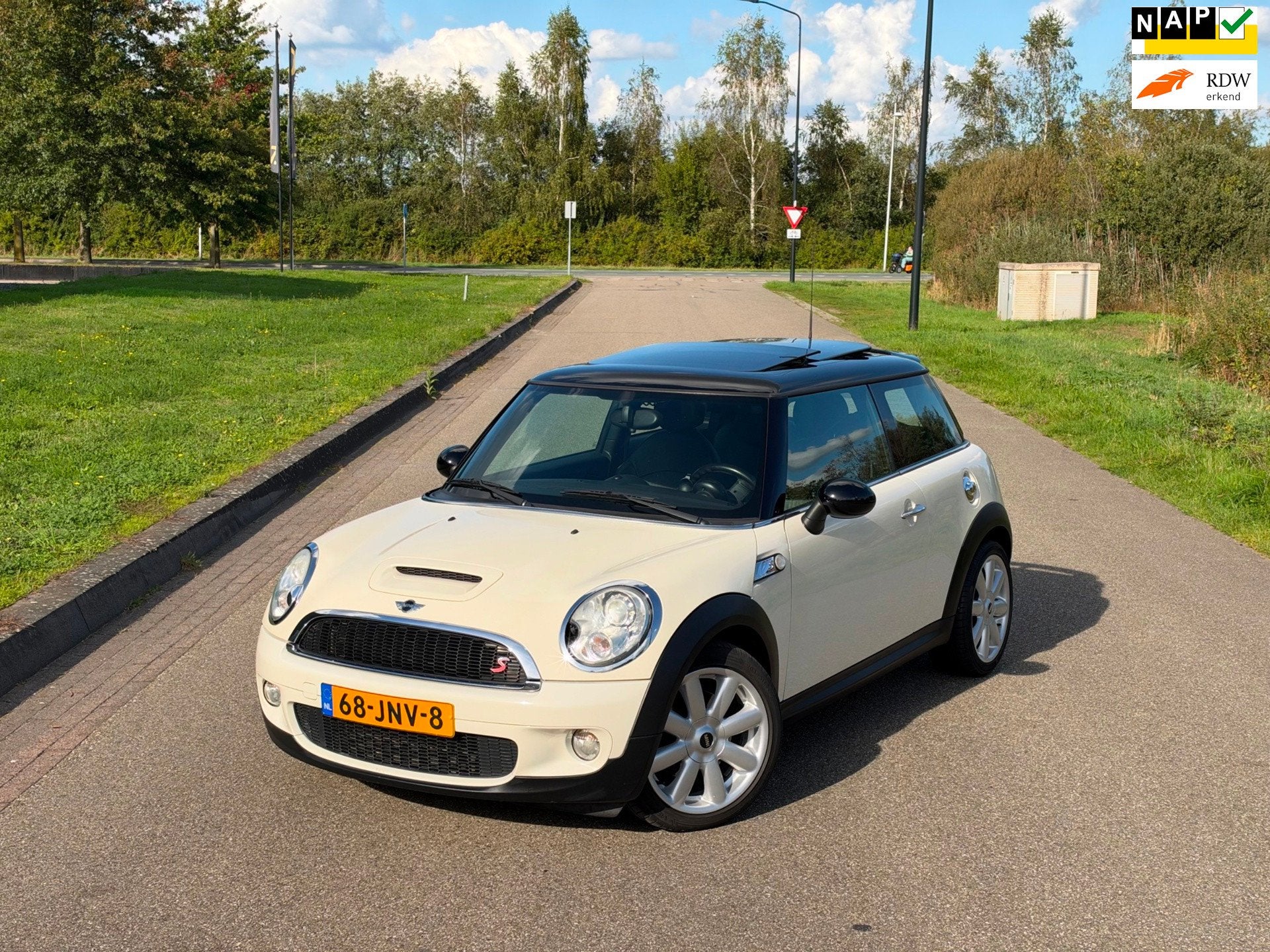 Mini 3-Deurs 1.6 Cooper S Chili NL AUTO, Leer, Pano, Voorwielaandrijving, Gebruikt, Zwart, 4 cilinders