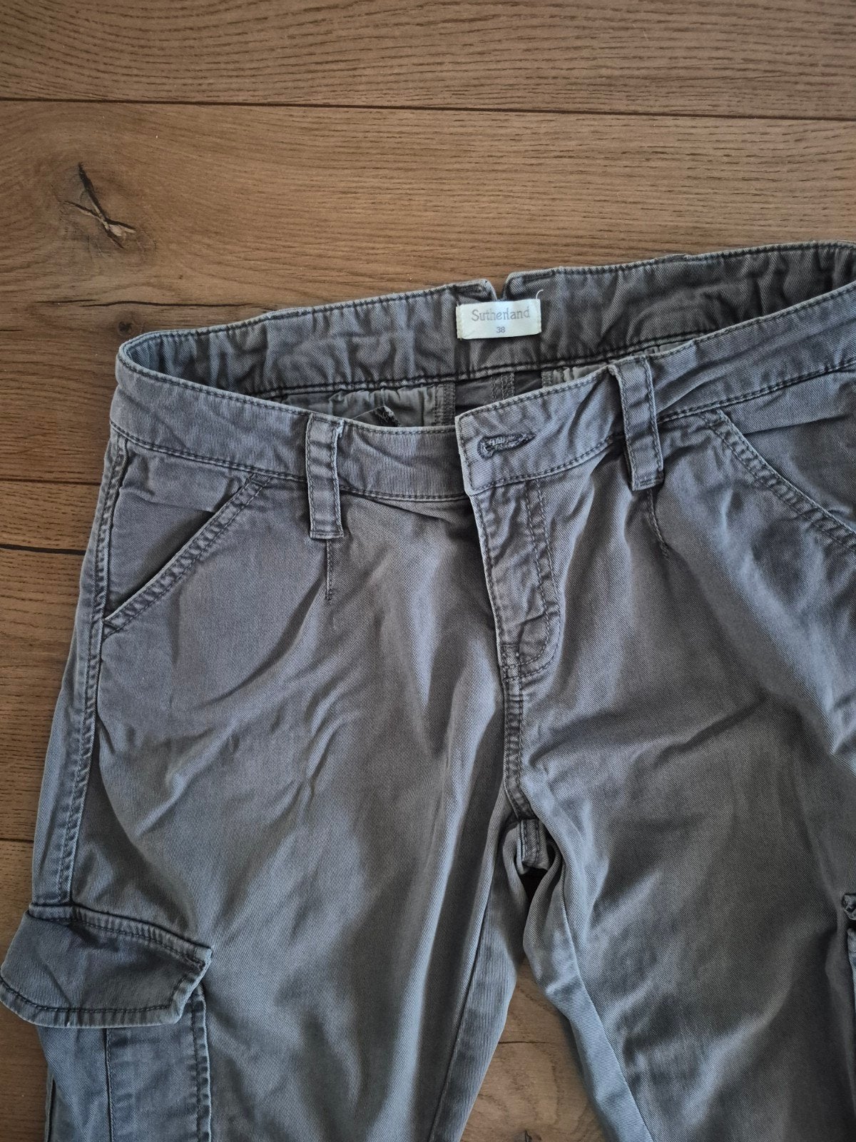 Grijze strakke broek v Sutherland 38, Maat 38/40 (M), Ophalen of Verzenden, Gedragen, Grijs