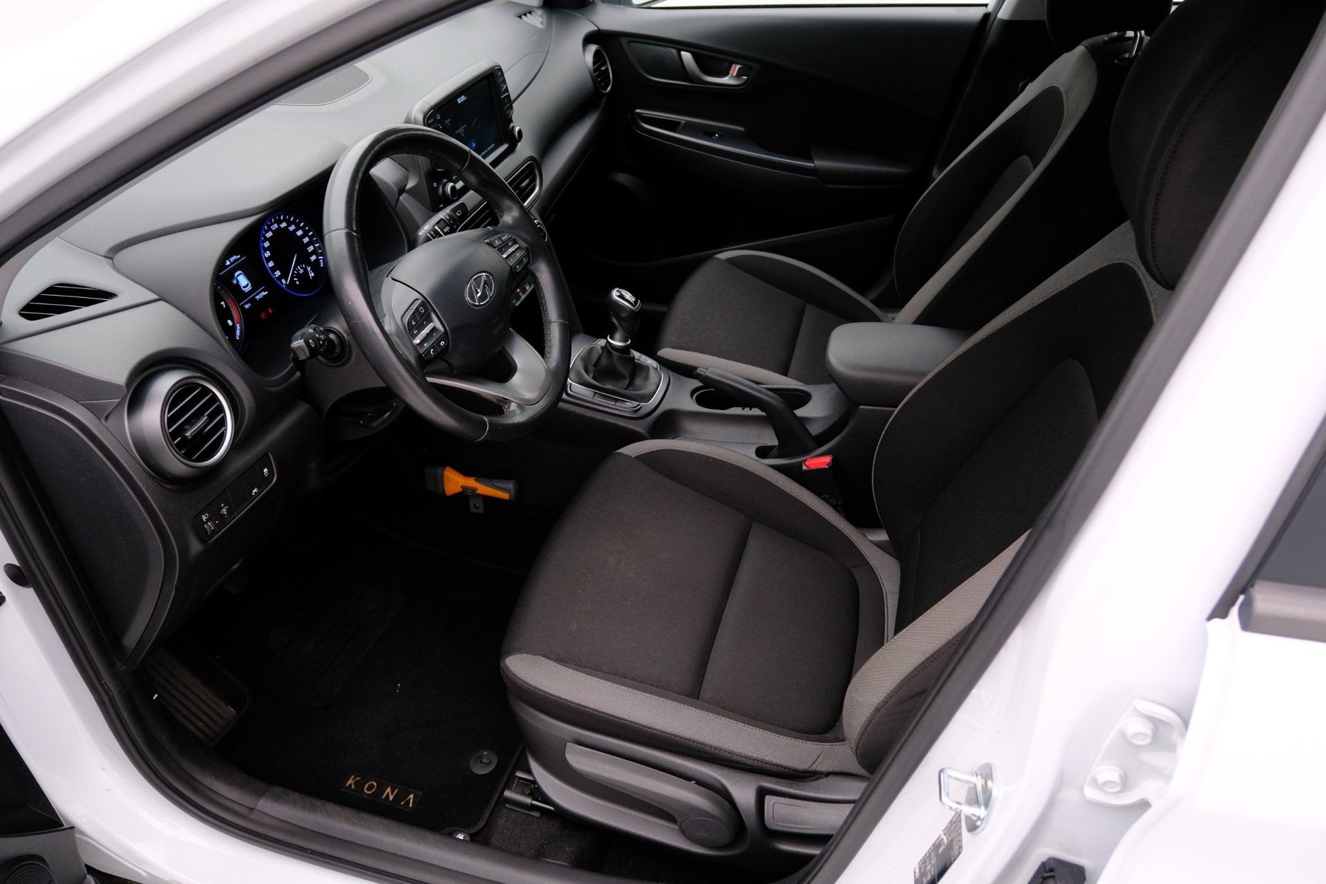 Hyundai Kona 1.0T Essence Cam|Clima|CarPlay|Navi|LMV, Auto's, Voorwielaandrijving, Stof, Gebruikt, Euro 6