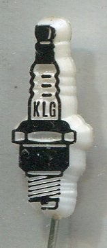 KLG bougies zwart op wit plastic speldje ( H_166), Verzamelen, Verzenden, Zo goed als nieuw, Transport, Speldje of Pin