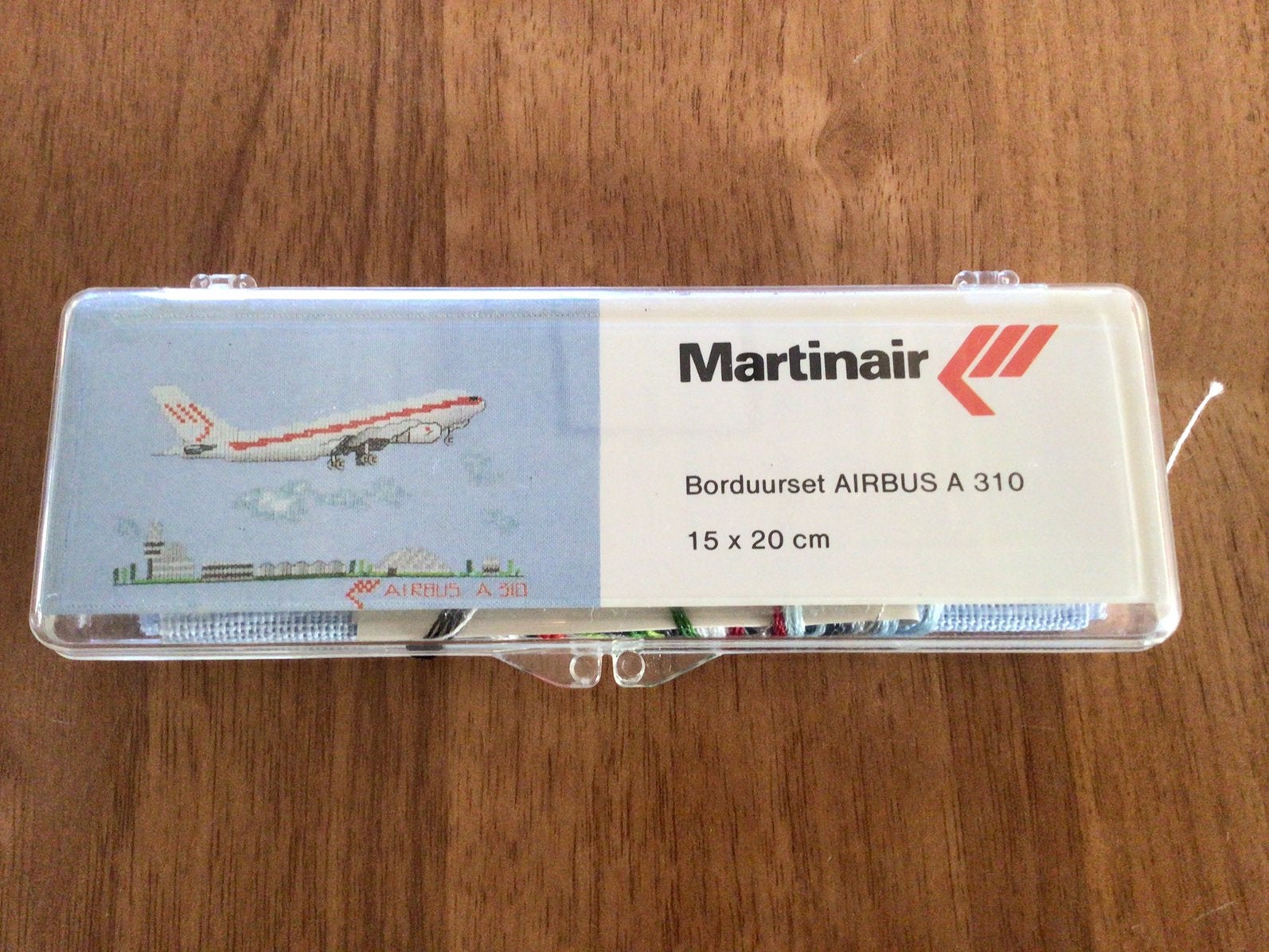 Borduurpakket - vliegtuig - Martinair, Ophalen of Verzenden, Nieuw, Handborduren, Borduurpakket