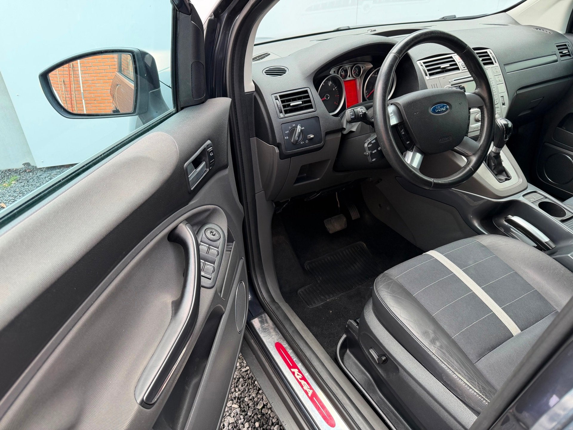 Ford Kuga 2.5 20V Titanium | 2010 | Automaat |, Auto's, Automaat, Gebruikt, Met garantie (alle), 1553 kg