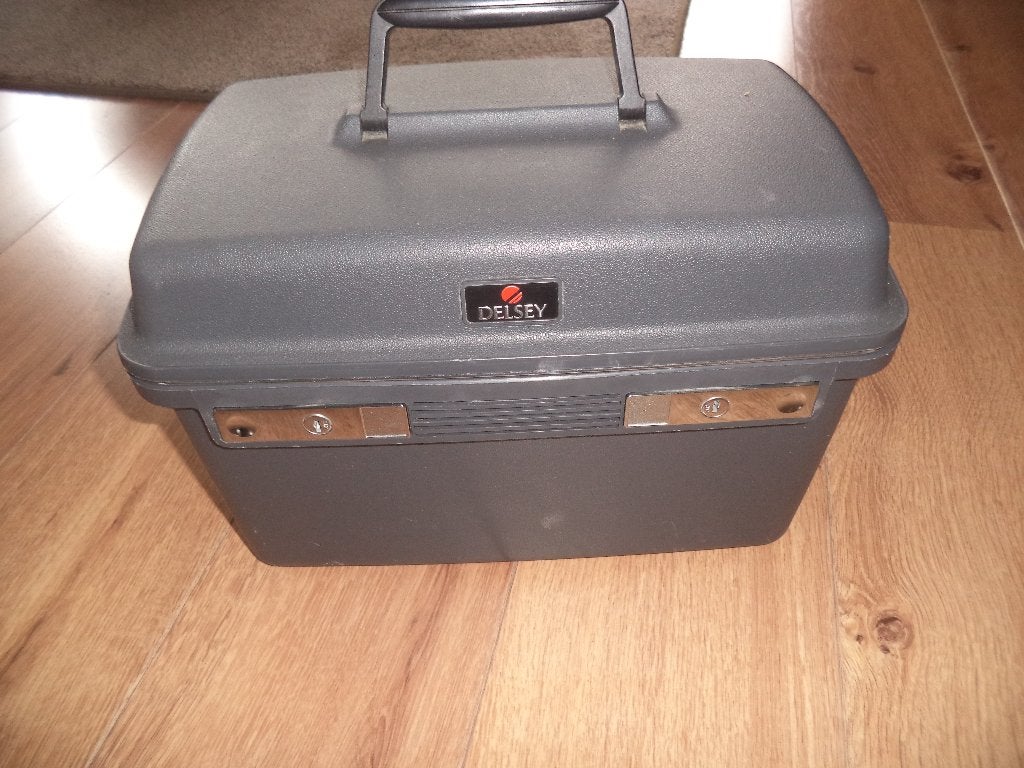 1 zwarte beauty cases, Ophalen, Zo goed als nieuw, Zwart, Hardcase
