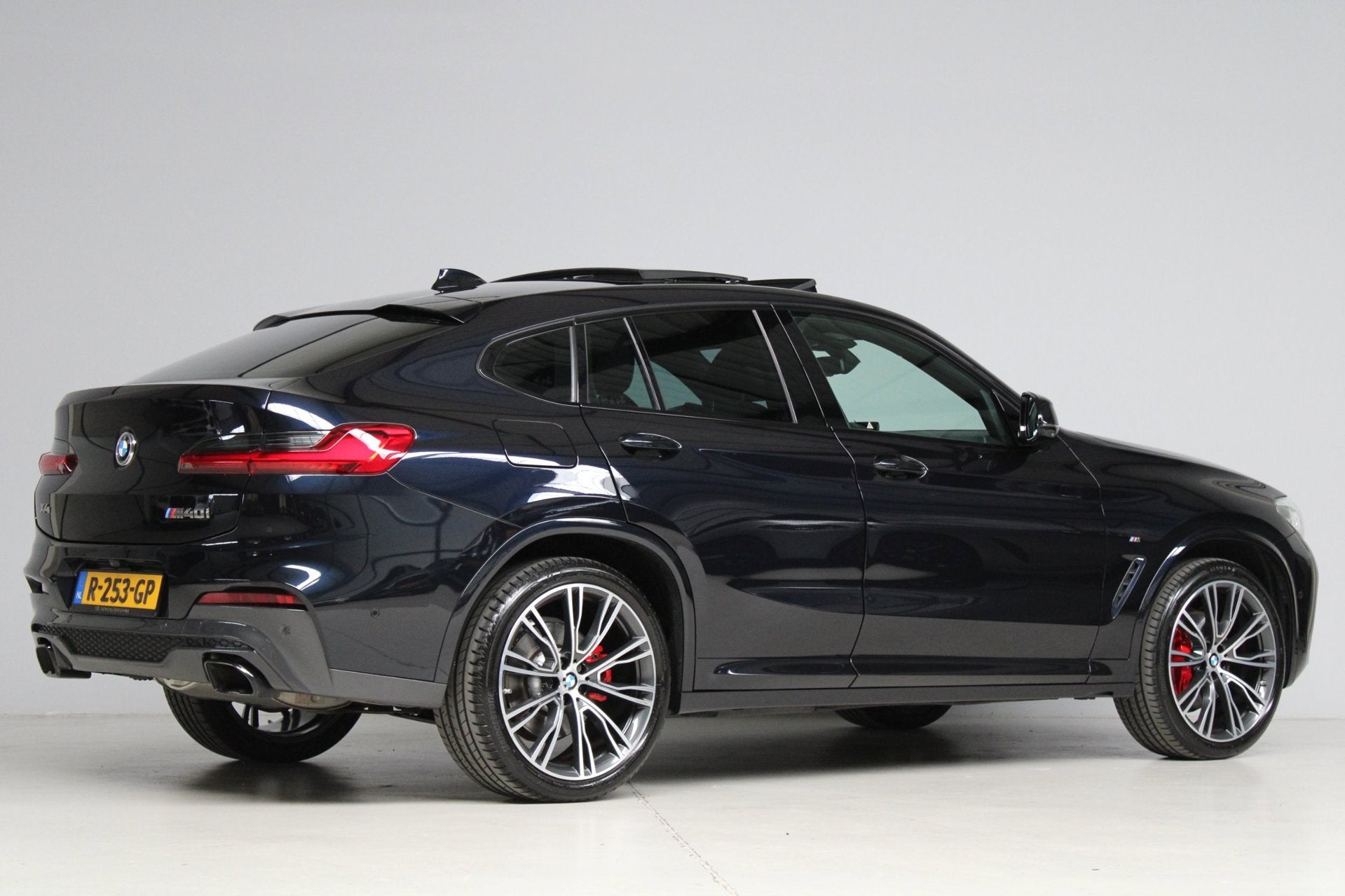 BMW X4 M40i M-sport | panoramadak | head-up display | 360 ca, Auto's, BMW, Gebruikt, Zwart, Bedrijf, X4
