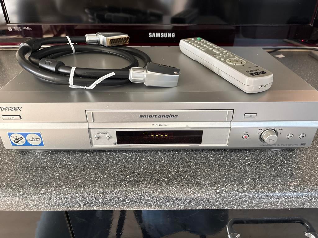 Sony VHS videorecorder met afstandsbediening en kabel, Audio, Tv en Foto, Videospelers, Gebruikt, VHS-speler of -recorder, Ophalen of Verzenden