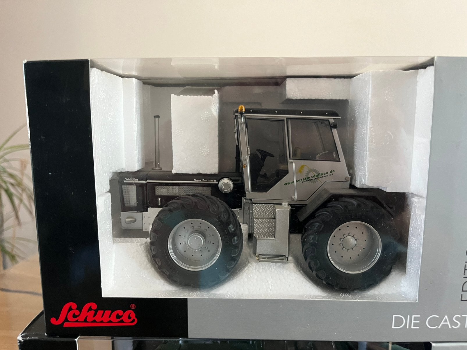 Schlüter Super Trac 2500 VL tractor Schuco Argrarmodelbau, Hobby en Vrije tijd, Modelauto's | 1:32, Ophalen of Verzenden, Nieuw