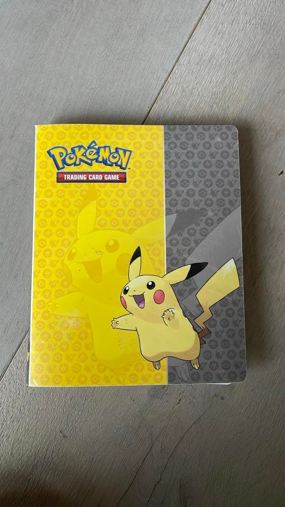 61 Pokémon kaarten: Energie, Normaal, Trainers (incl. boekje, Ophalen of Verzenden, Gebruikt, Meerdere kaarten
