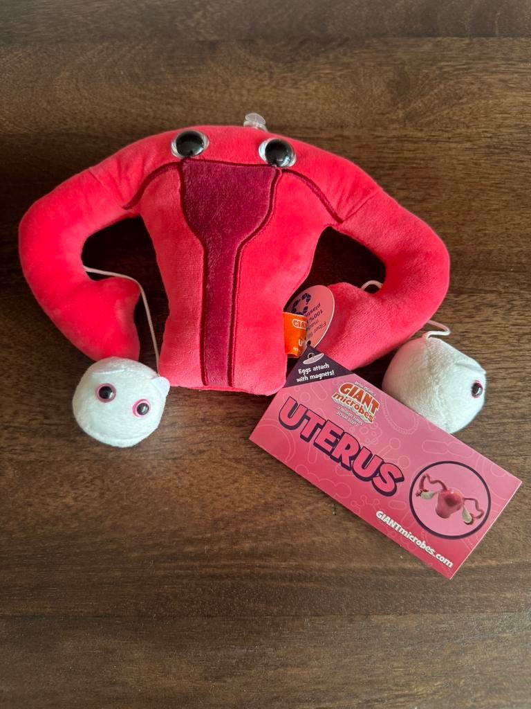 Originele GIANTmicrobes baarmoeder Plush met Eitjes, Overige typen, Nieuw, Ophalen of Verzenden, Middelgroot (20 tot 80 cm)
