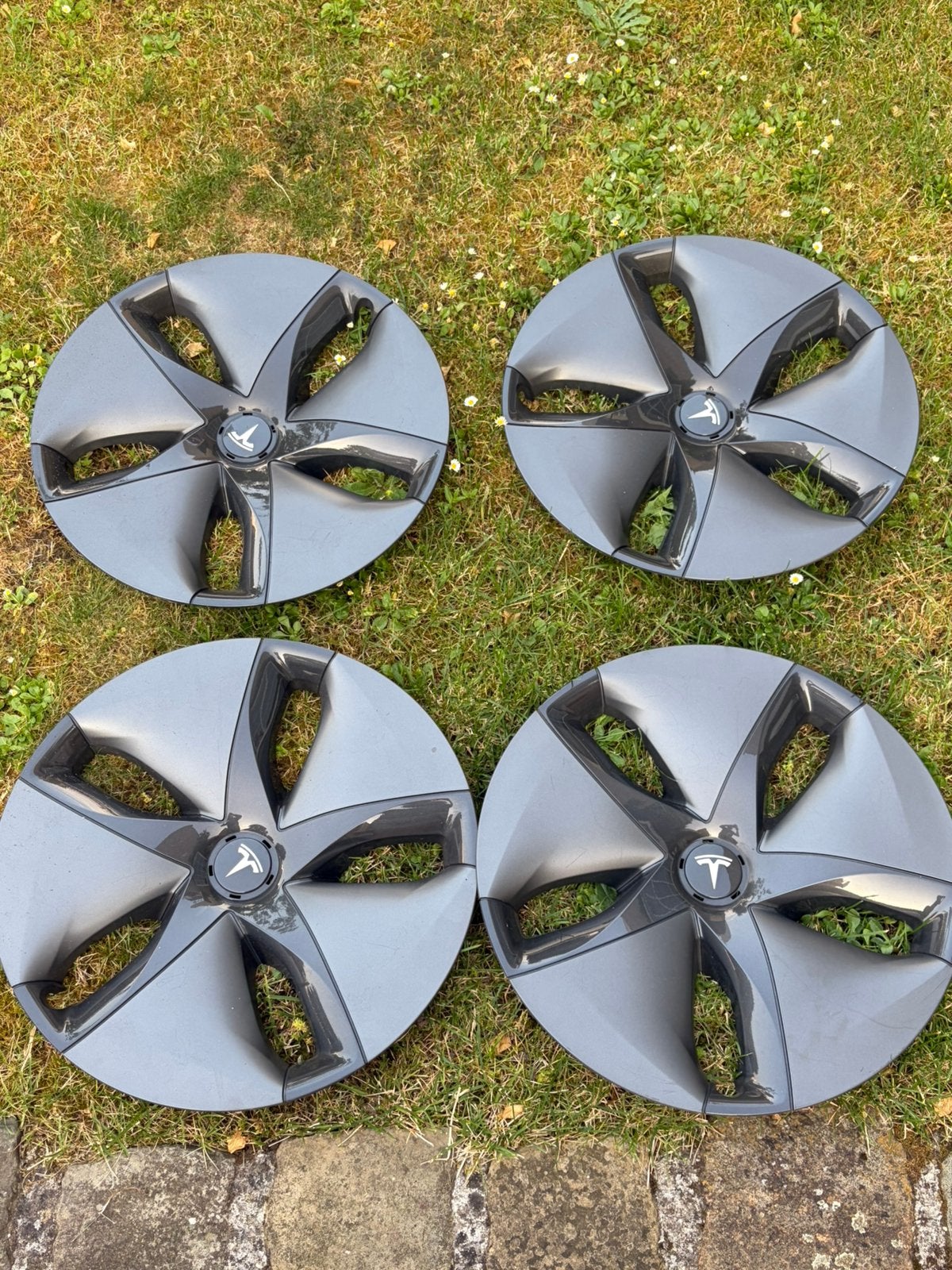 Tesla Aero 18 Inch Wieldoppen, Ophalen of Verzenden, Gebruikt