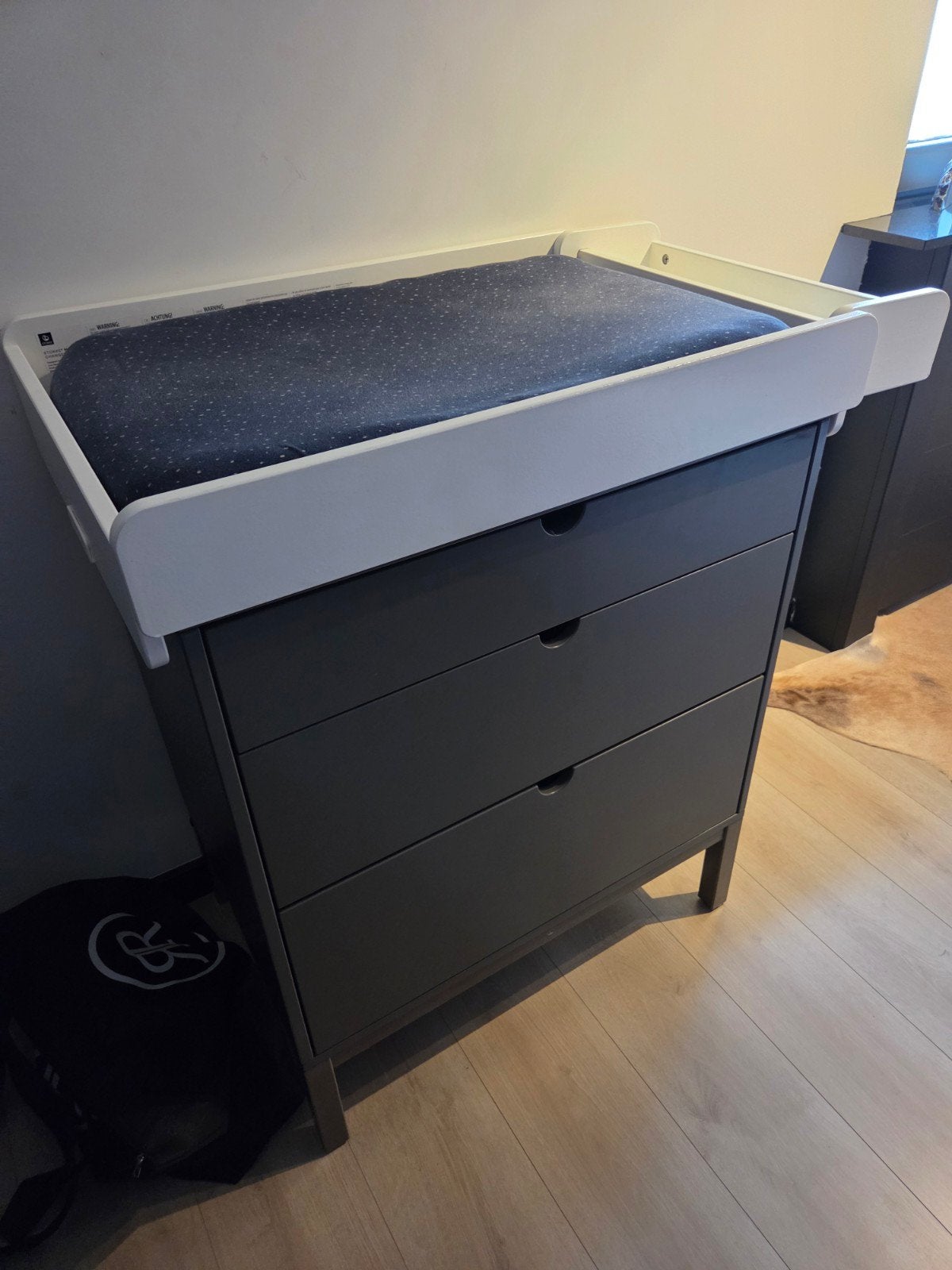 Foto 3 van Ledikant/bed en Commode - Grijs  Stokke Home