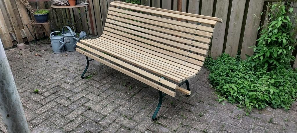 Tuinbank opgeknapt met nieuw Tricoya en RVS bouten, Ophalen, Zo goed als nieuw