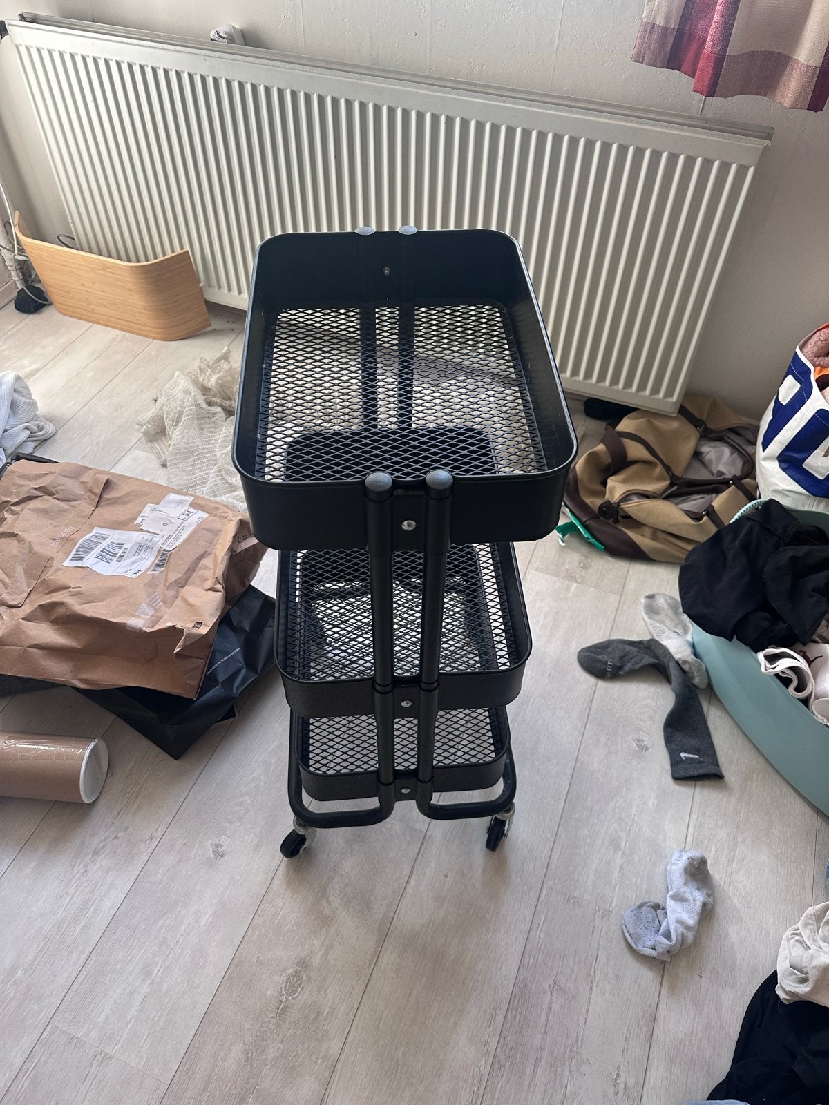 Zwarte metalen roltafel met 3 niveaus, Ophalen, Gebruikt
