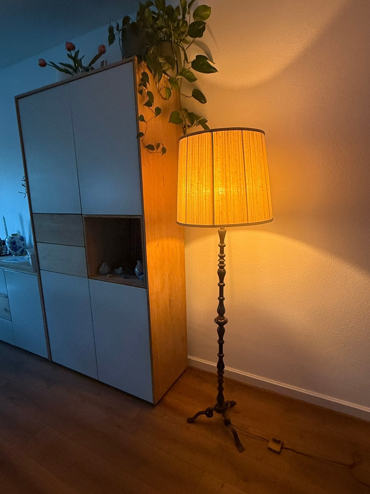 Mooie vintage schemerlamp, staande lamp, Huis en Inrichting, Lampen | Vloerlampen, Ophalen, Gebruikt, Grootmoeders, E27 (groot)