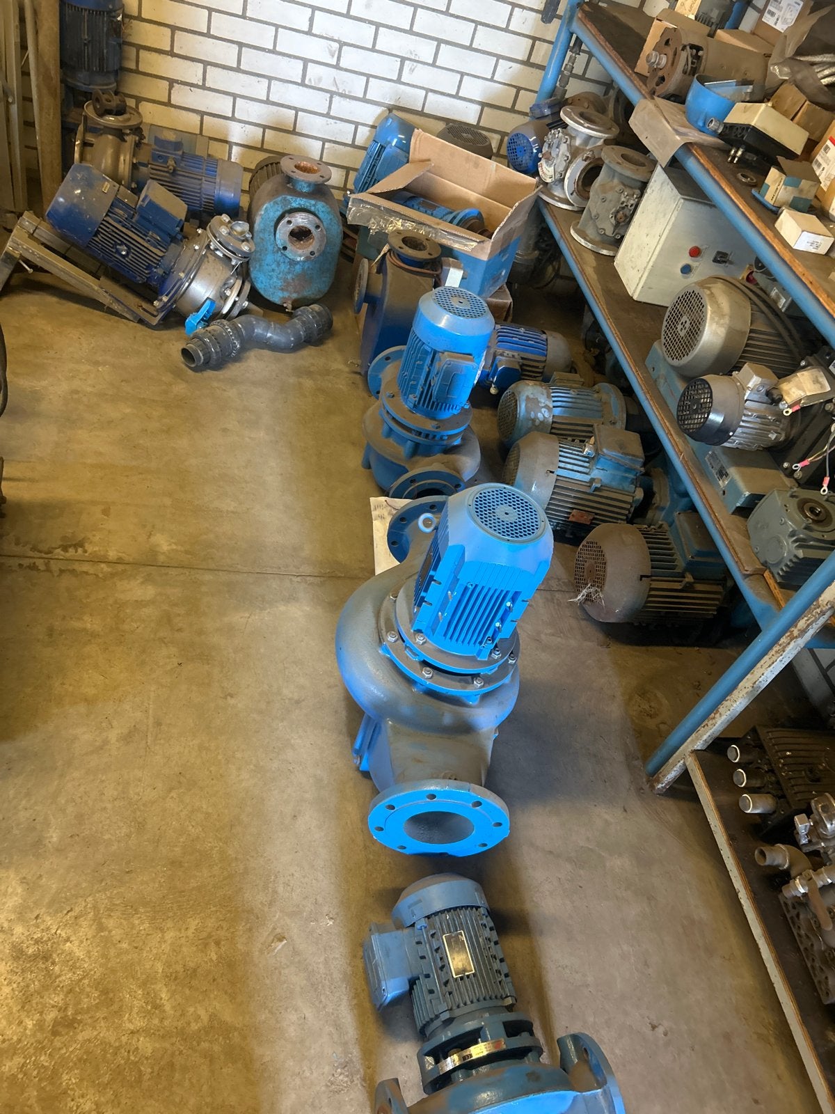 Diverse water/verwarmingspompen te koop, Ophalen