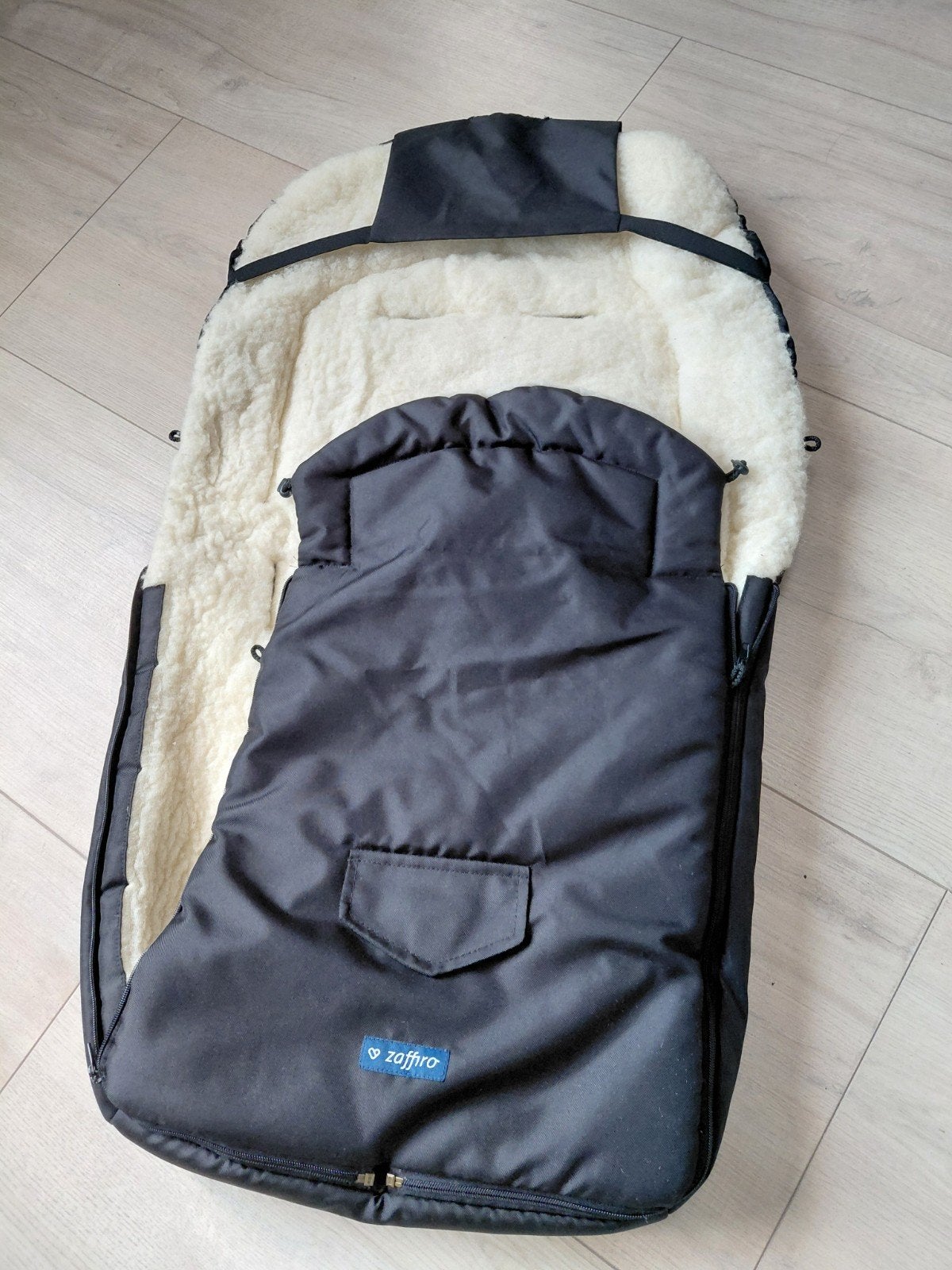 Zaffiro voetenzak voor kinderwagen - zwart met schapenvacht, Kinderen en Baby's, Ophalen, Zo goed als nieuw, Kinderwagen, Overige merken