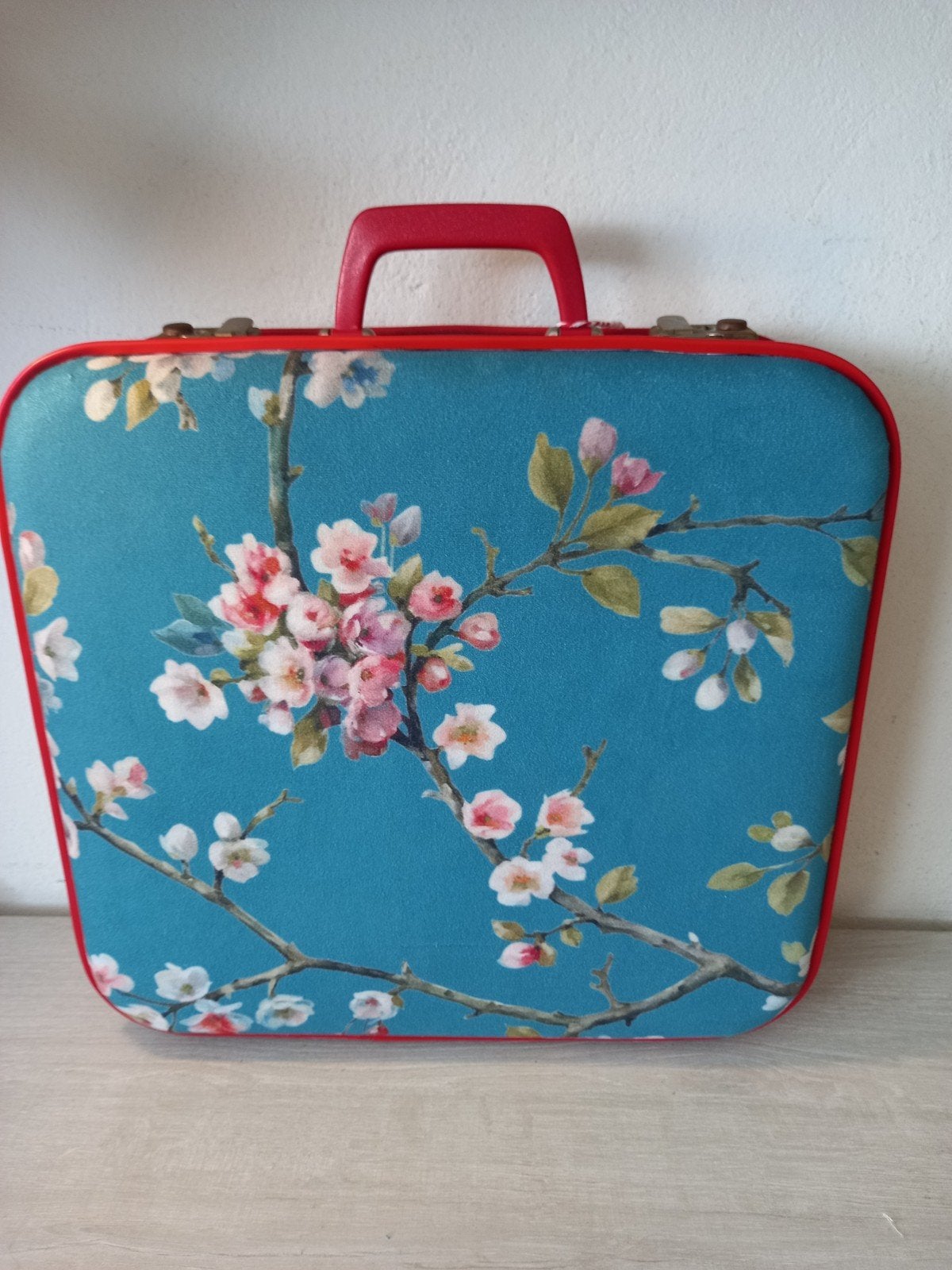 Prachtige klm koffer upcycle met bloesem, Ophalen of Verzenden