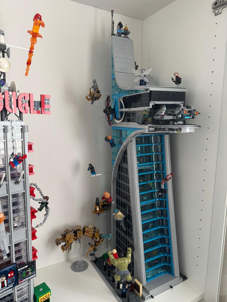 Lego 76269 Avengers Tower Compleet -  doos en boek aanwezig, Ophalen of Verzenden, Zo goed als nieuw