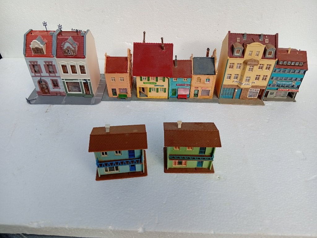 10 huisjes H0  1:87, Hobby en Vrije tijd, Overige merken, Gebruikt, Gelijkstroom of Wisselstroom, Brug, Tunnel of Gebouw