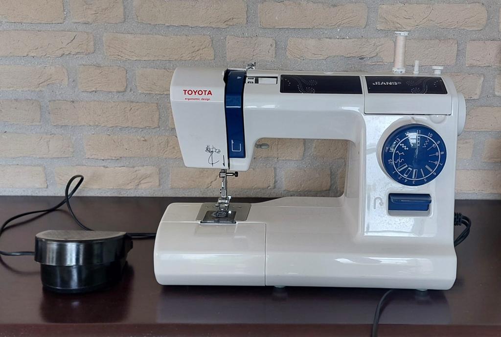 Naaimachine Toyota Jeans, Hobby en Vrije tijd, Naaimachines en Toebehoren, Ophalen of Verzenden, Gebruikt, Naaimachine, Overige merken