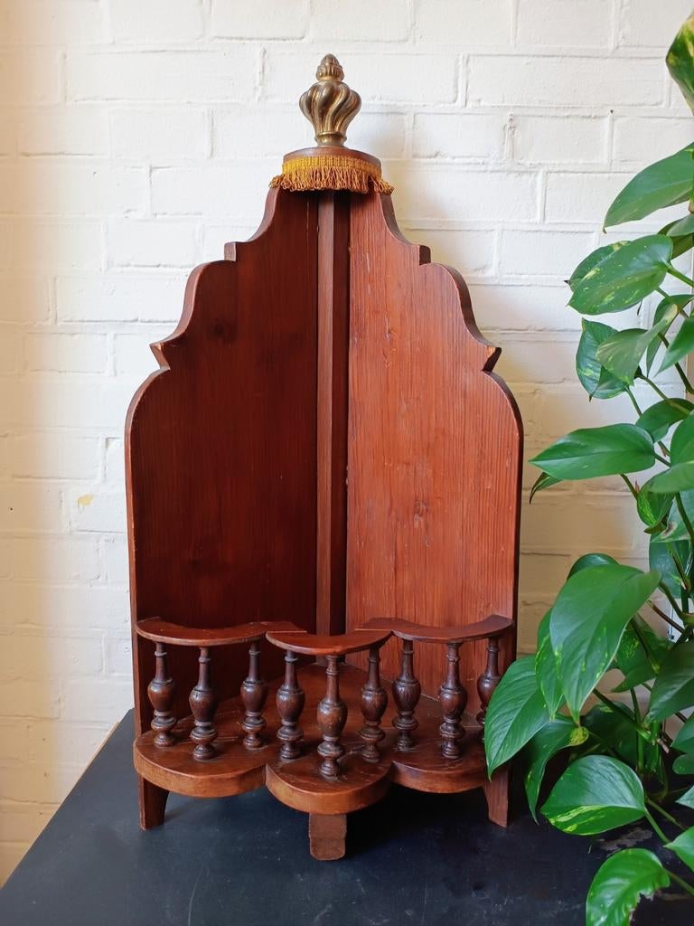 Antieke houten hoekconsole met sierlijke details, Ophalen