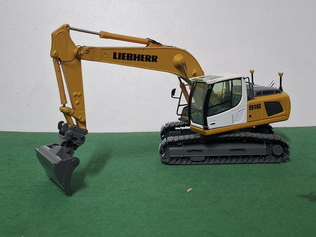 Liebherr R916  graafmachine NZG 1/50, Ophalen of Verzenden, Gebruikt, Overige typen, NZG