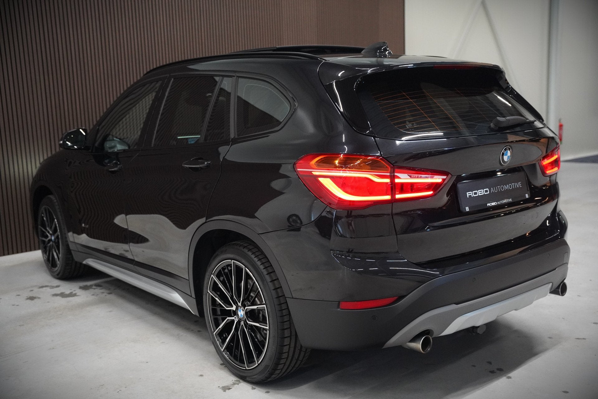 Foto 22 van BMW X1 xDrive20i High Executive | Panoramadak | Head-Up Disp