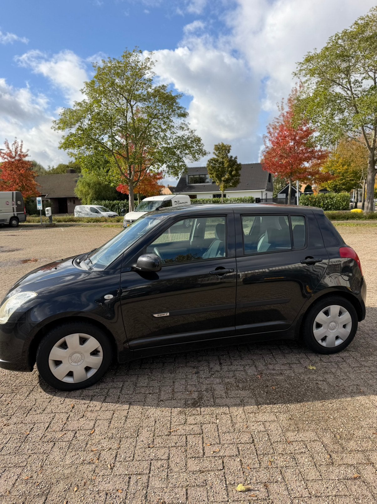 Suzuki Swift 1.3 5D 2007 Zwart, Auto's, Voorwielaandrijving, Dealer onderhouden, Stof, 40 €/maand