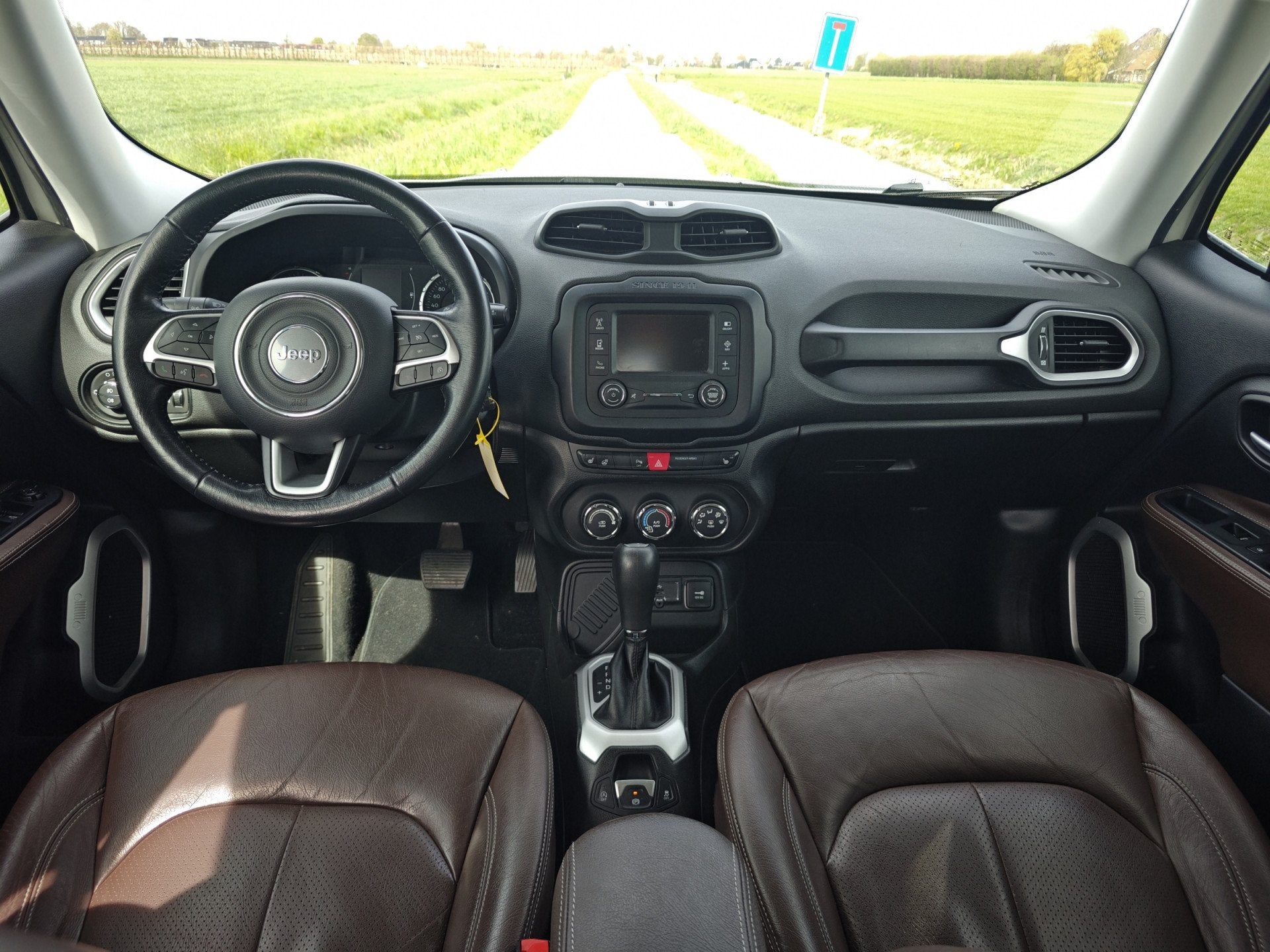Jeep Renegade 140 PK Automaat Night Eagle | Trekhaak | Leder, Gebruikt, 4 cilinders, Wit, 600 kg