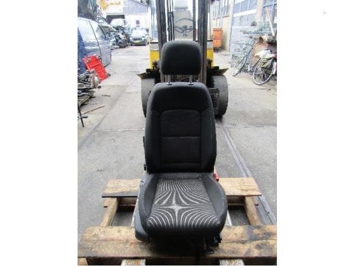 Stoel rechts van een Volkswagen Passat, Auto-onderdelen, Interieur en Bekleding, Gebruikt, -, -, -