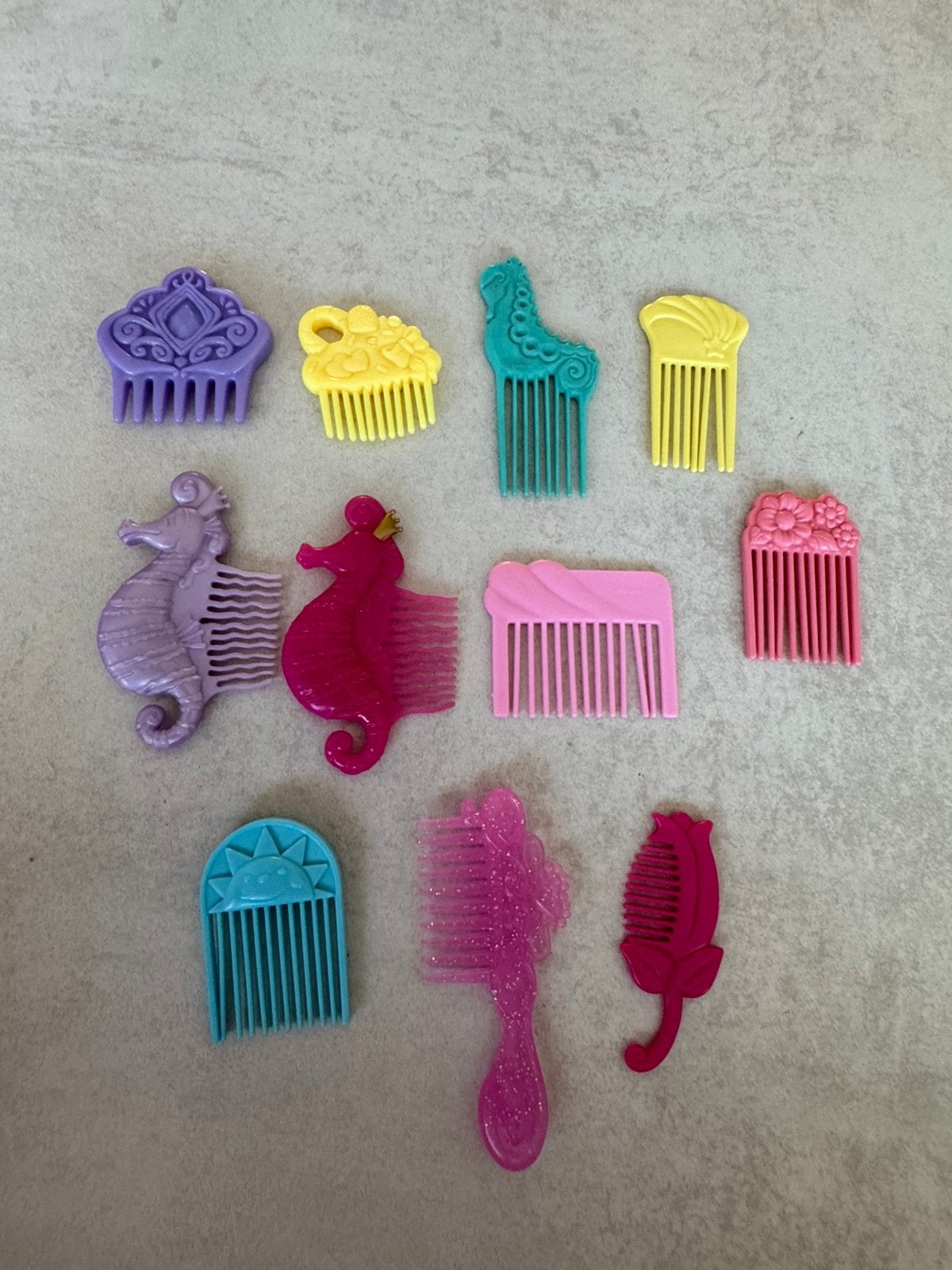 Barbie en andere poppen kammetjes vintage tot ni, Verzamelen, Poppen, Ophalen of Verzenden, Gebruikt, Accessoires