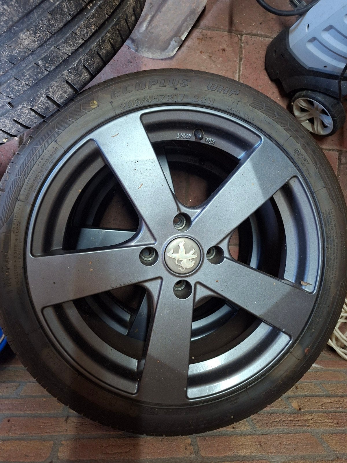 Peugeot 17 inch 4x108 zomerbanden, Auto-onderdelen, Banden en Velgen, Ophalen, Gebruikt, Banden en Velgen, 17 inch